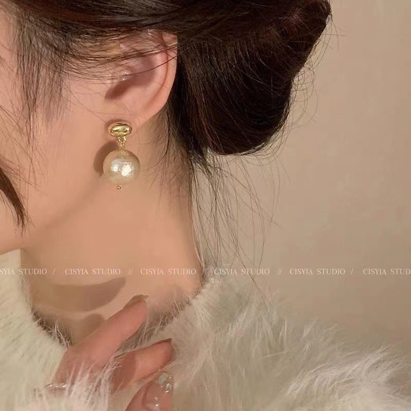 metal pearl earrings Female design sensation bubble bead earrings S925 retro ladies temperament earrings Image 1