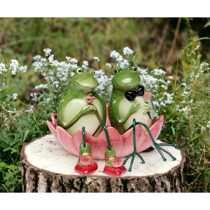 Ceramic Frog Couple Salt and Pepper Shakers Lilypad Home Gift Image 1