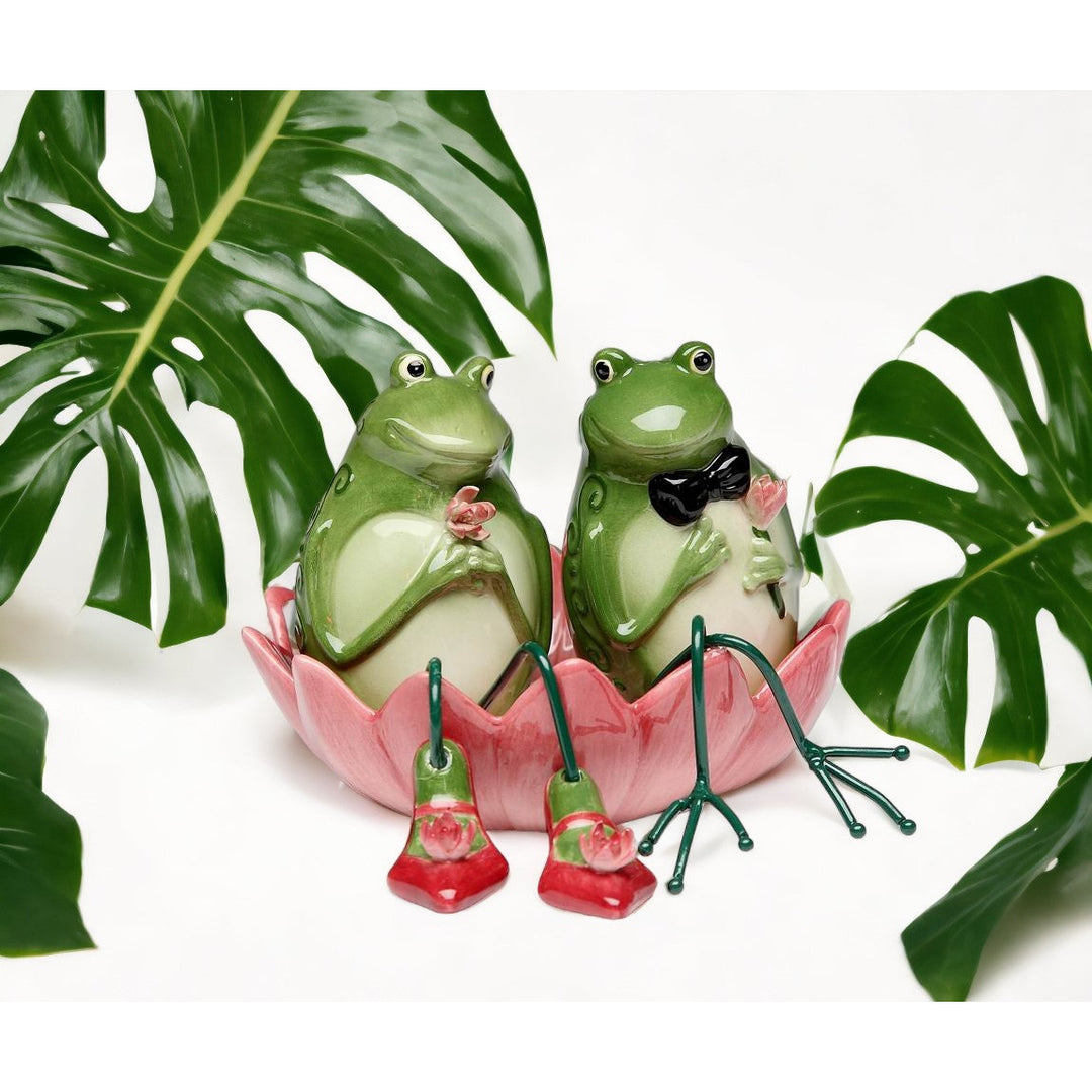 Ceramic Frog Couple Salt and Pepper Shakers Lilypad Home Gift Image 2