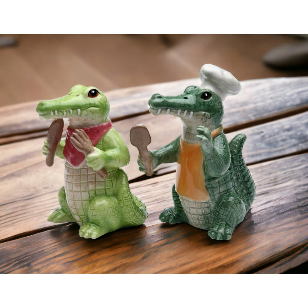 Ceramic AlligatorCrocodile Chef Salt and Pepper ShakersKitchen Dcor, Image 2