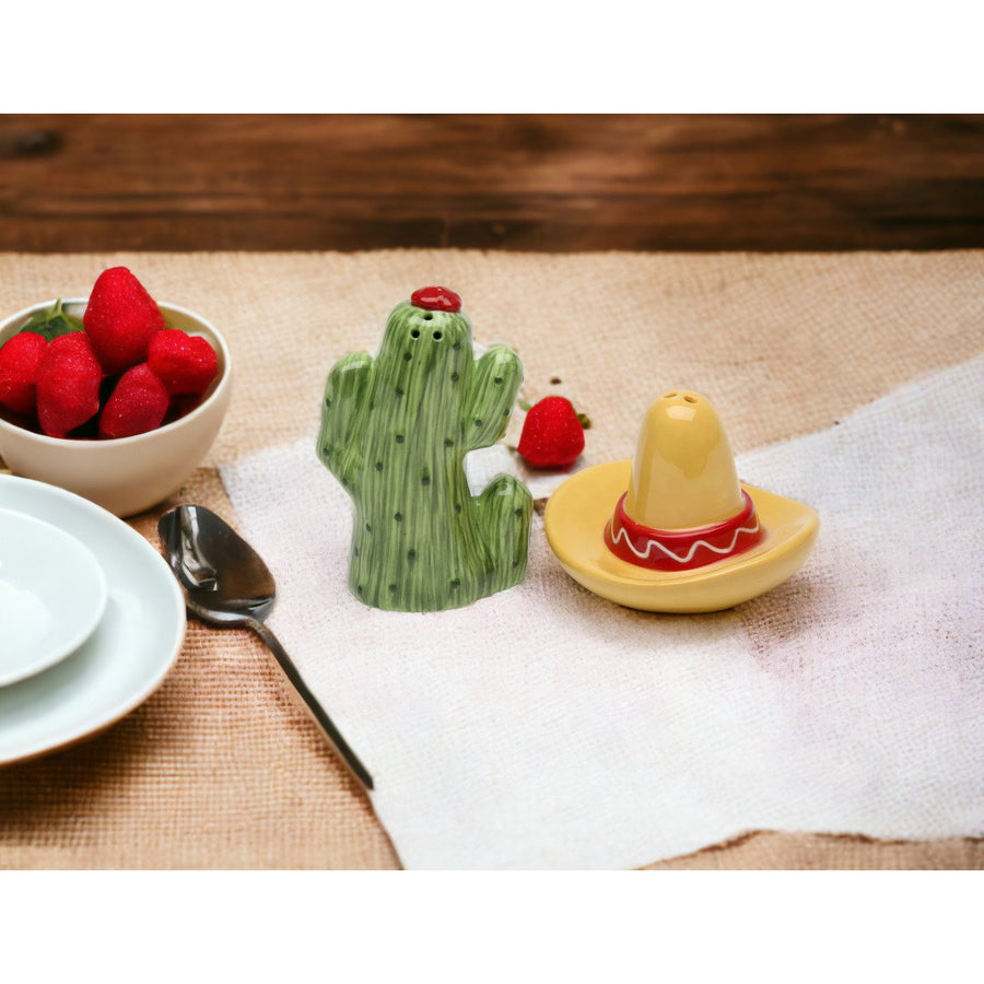 Ceramic Cactus Sombrero Salt Pepper Shakers  Mom Image 1