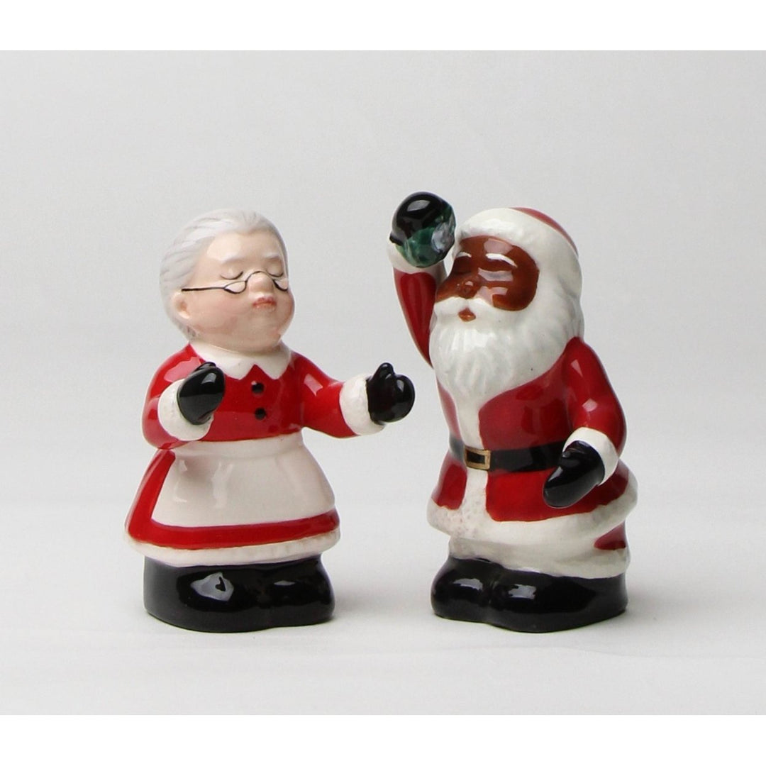 Interracial Santa and Mrs Claus Salt and Pepper Shakers Ceramic Gift Image 4