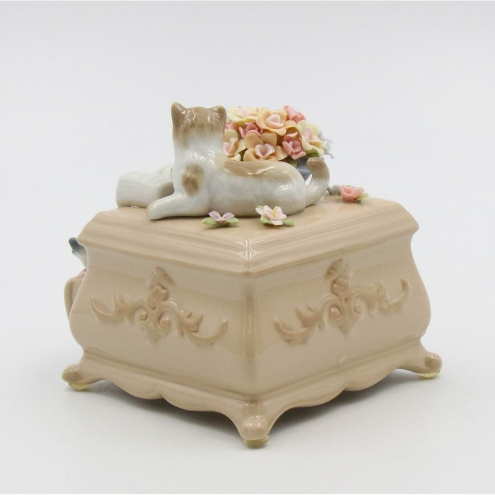 Ceramic Kittens Music Box Dresser 4.5 inch Gift for Cat Image 2