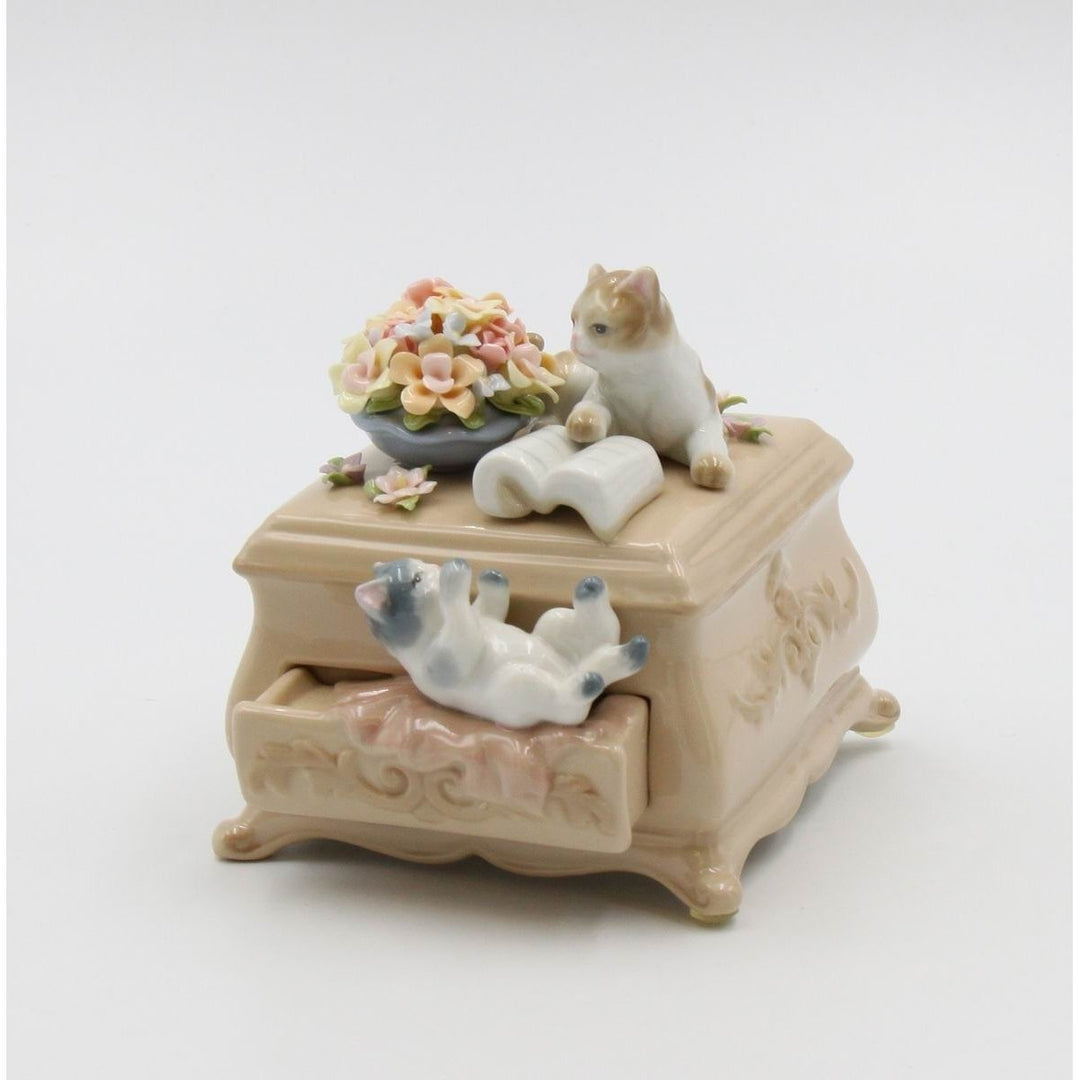 Ceramic Kittens Music Box Dresser 4.5 inch Gift for Cat Image 3