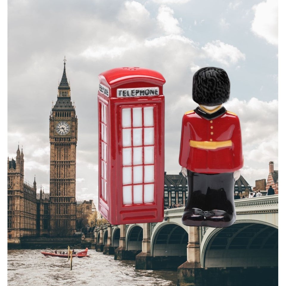 Queens Guard Red Telephone Booth Salt Pepper Shakers Image 2