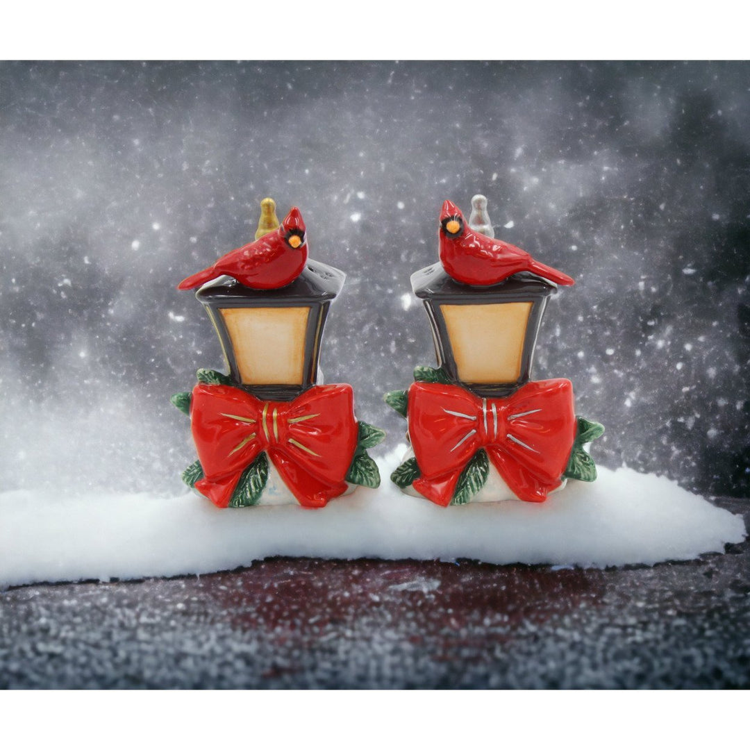 Ceramic Cardinal Bird Salt and Pepper Shakers Kitchen Gift 3.6" Image 1