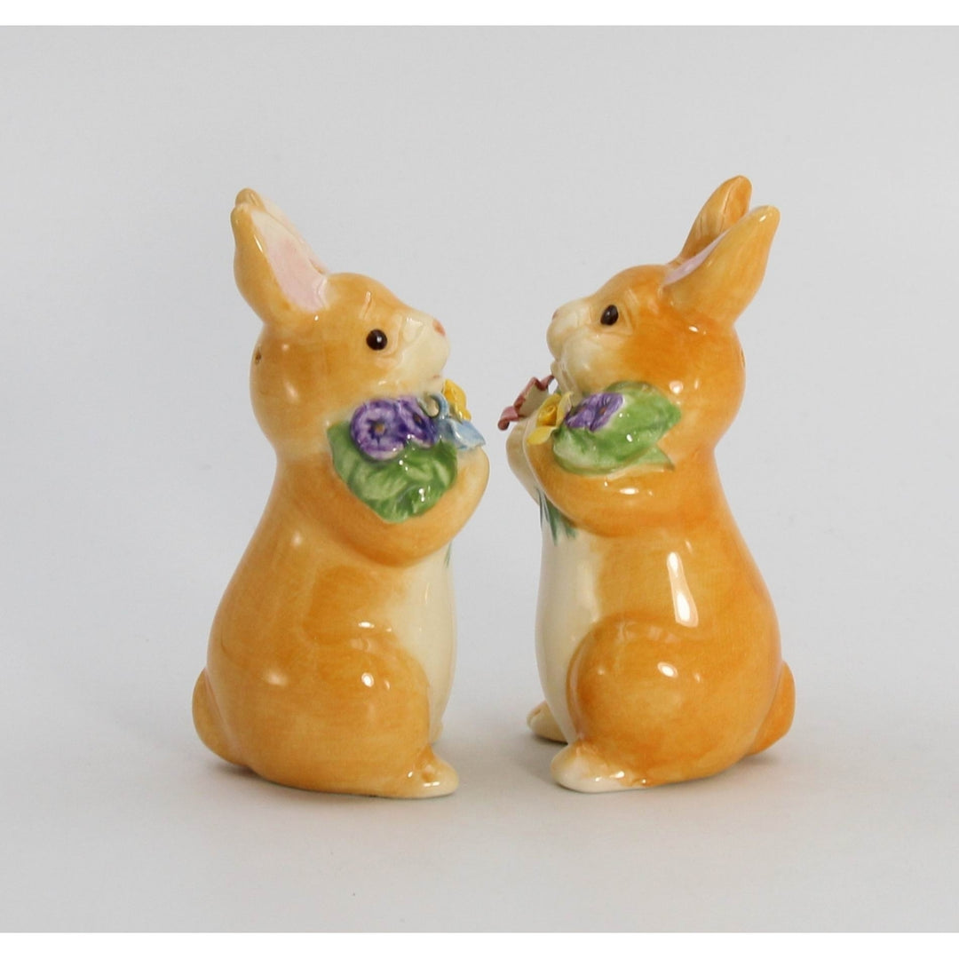 Ceramic Easter Bunny Rabbits Salt and Pepper Shakers Image 6