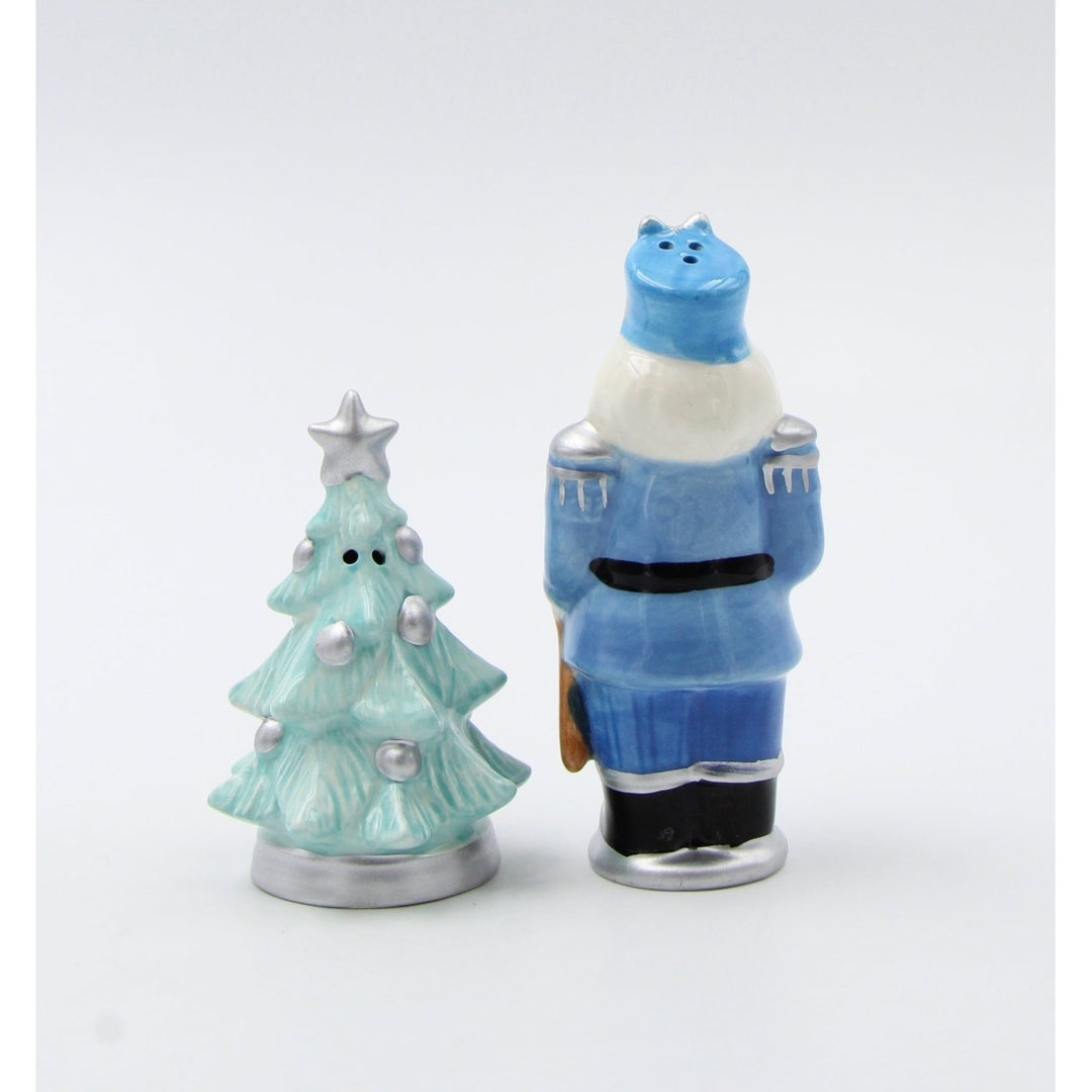 Ceramic Blue Nutcracker Christmas Tree Salt and Pepper Shakers Image 4