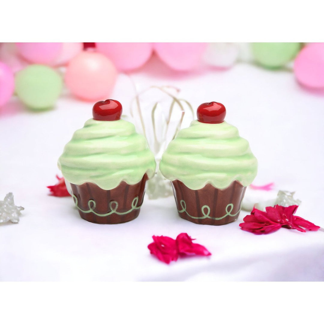 Ceramic Green Cupcake Salt and Pepper Shakers Kitchen Image 2