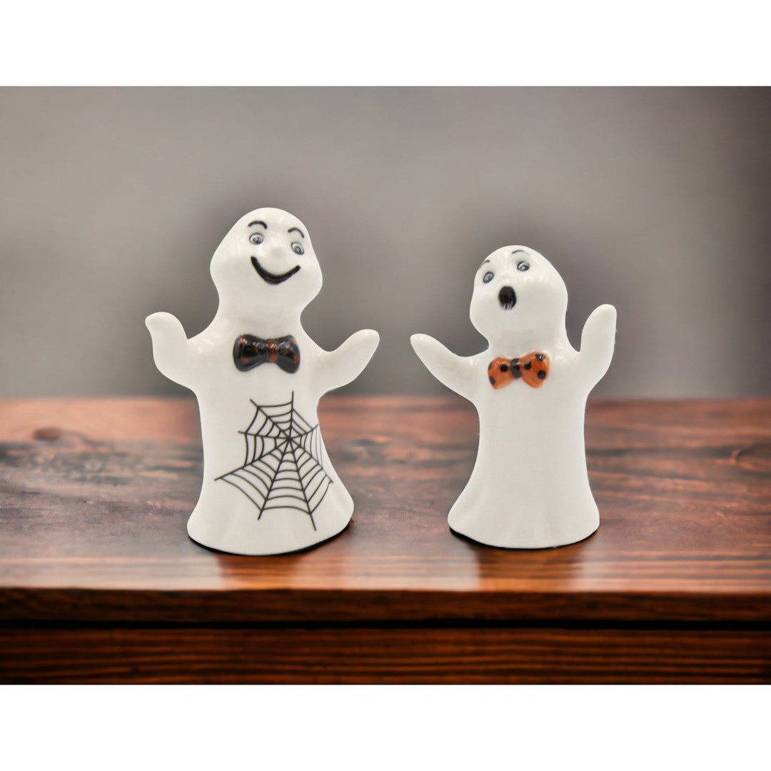 Casper the Ghost Ceramic Salt and Pepper Shakers Image 2