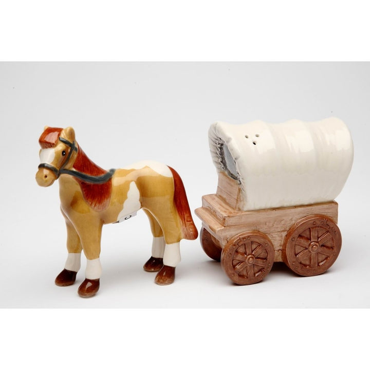 Ceramic Horse and Wagon Salt and Pepper Shakers Home Kitchen Image 3