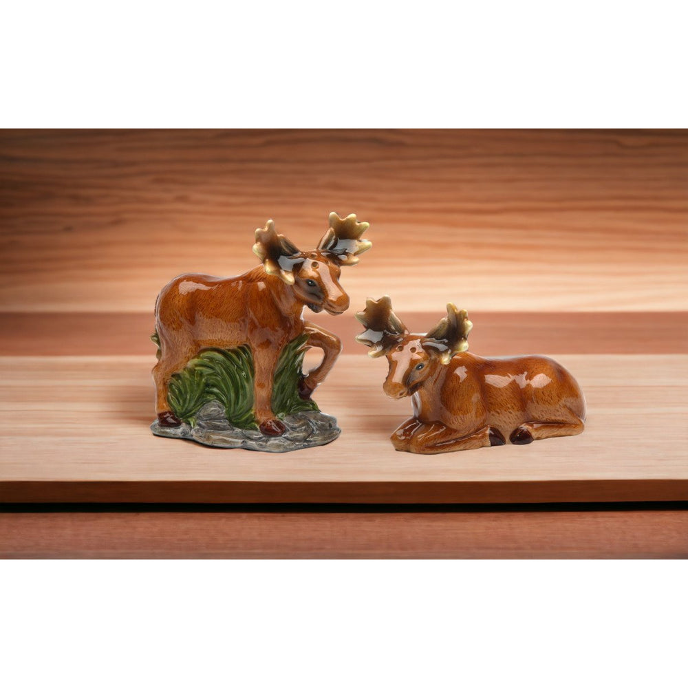 Hand Painted Ceramic Moose Couple Salt and Pepper Shakers Image 2