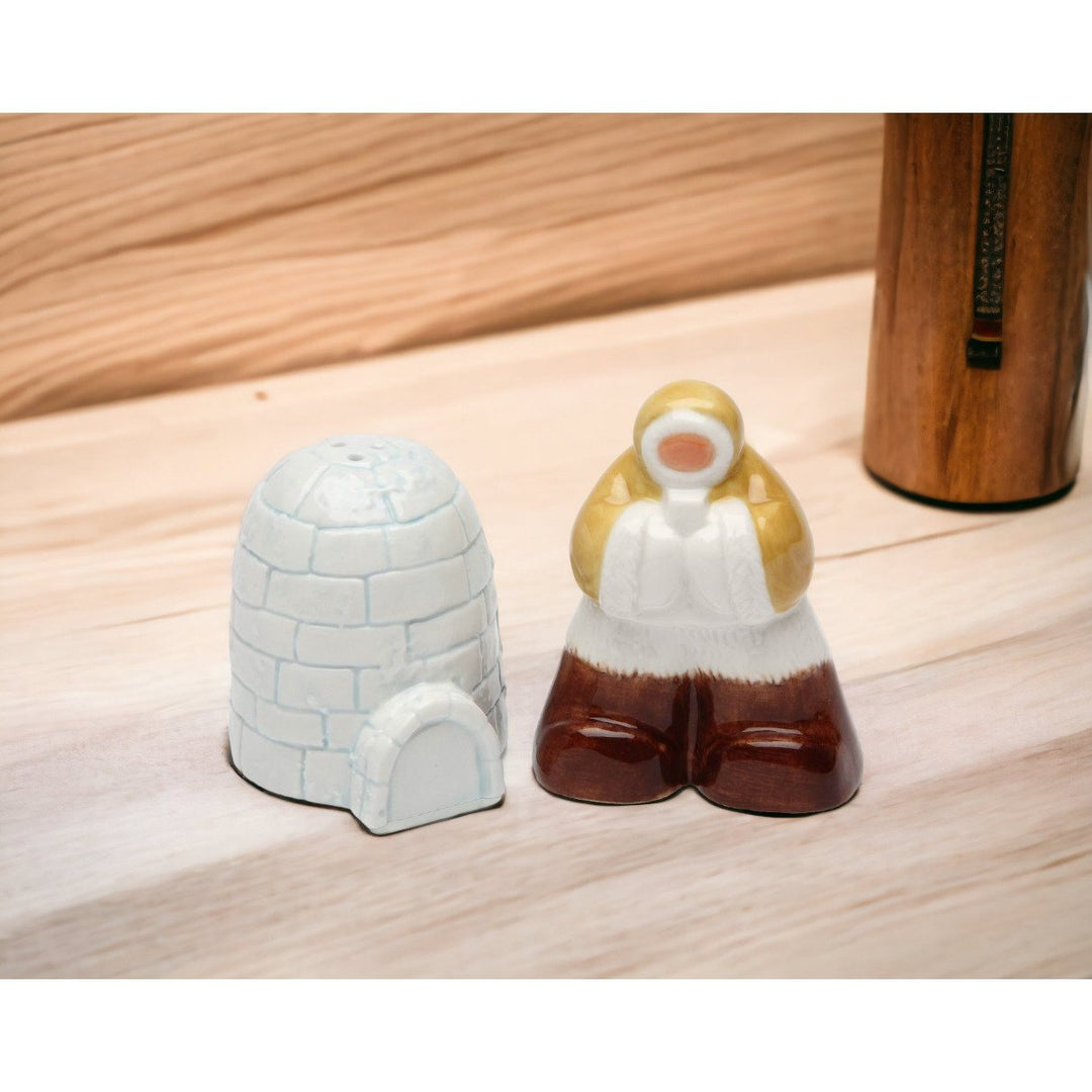 Hand Painted Ceramic Eskimo Igloo Salt and Pepper Shakers Gift Image 2