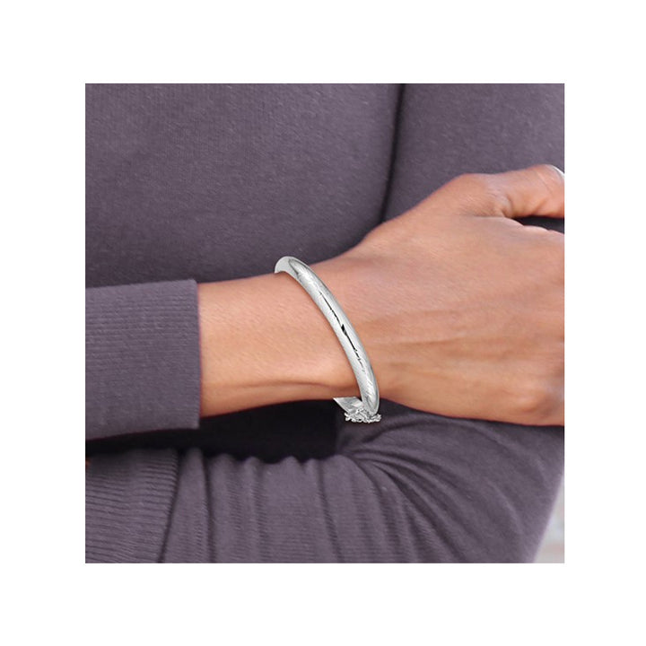 Baby Hinged Bangle in Sterling Silver (5.0mm) Image 4