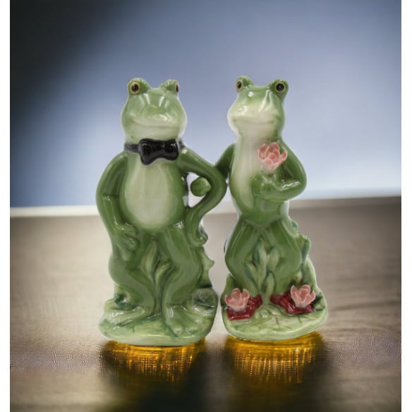 Ceramic Frog Couple Salt and Pepper Shakers Image 1