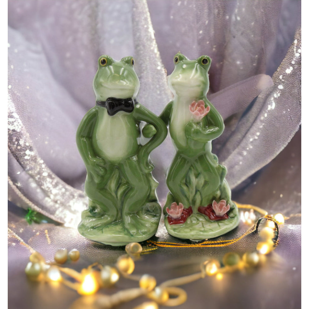 Ceramic Frog Couple Salt and Pepper Shakers Image 2