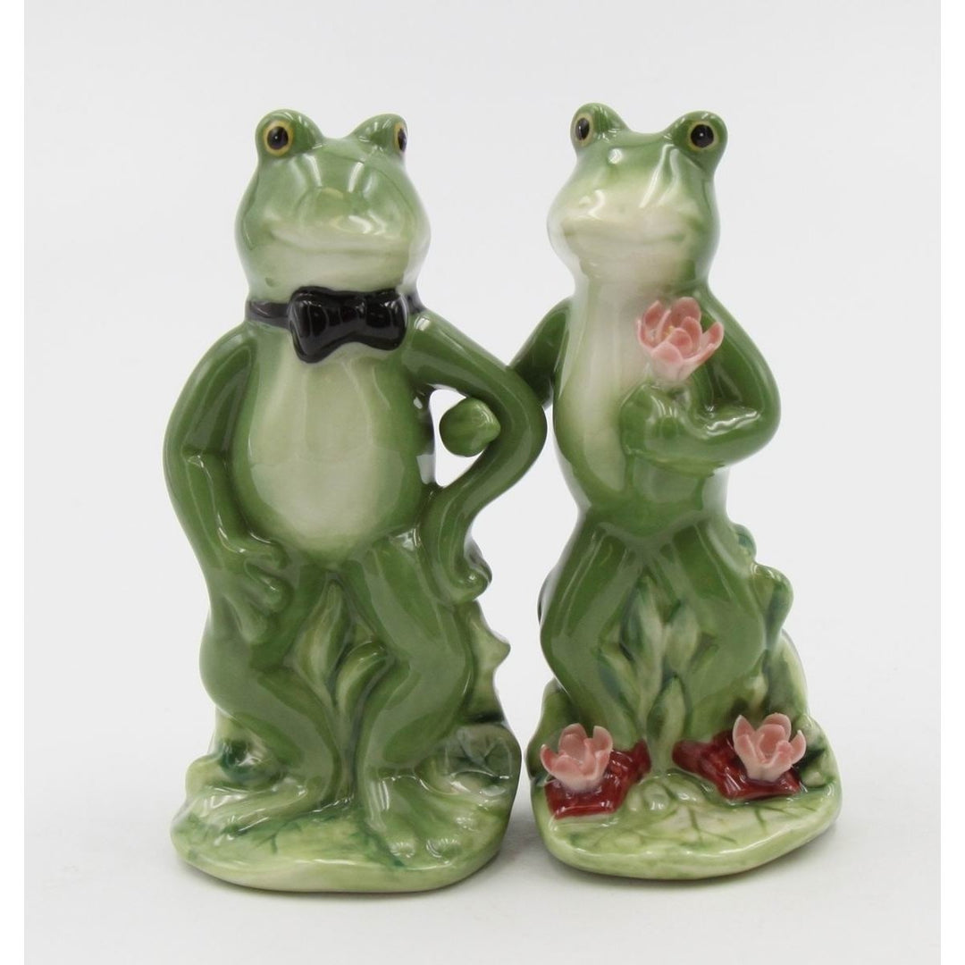 Ceramic Frog Couple Salt and Pepper Shakers Image 3