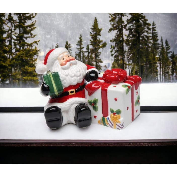 Ceramic Santa Salt and Pepper Shaker Set Christmas Image 2