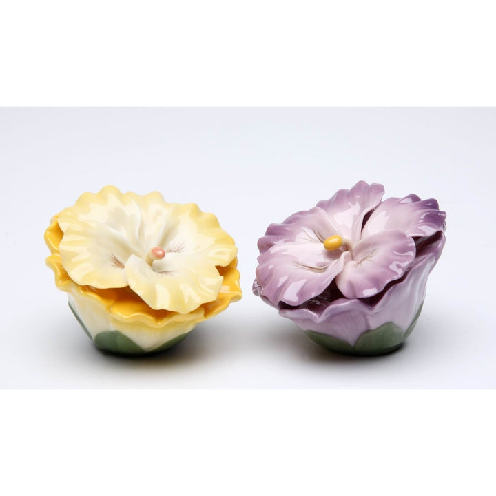 Ceramic Pansy Flower Salt and Pepper Shakers  Mom Image 3