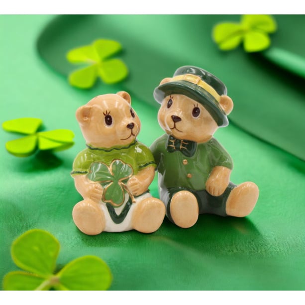 Ceramic Irish Teddy Bear Couple Shamrock Salt and Pepper Shakers Image 1