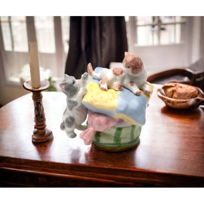 Ceramic Kittens Playing on Pillow Music Box Gift for Cat Image 2