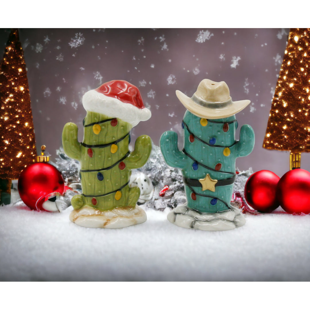 Ceramic Christmas Cactus Salt and Pepper Shakers  Mom Image 2