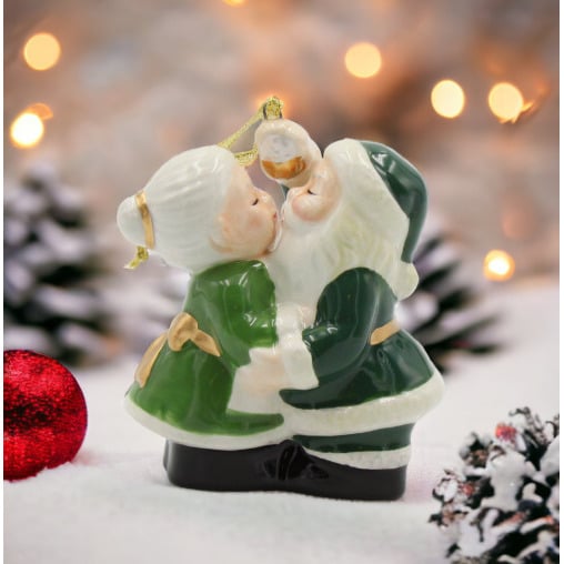 Ceramic Irish Green Kissing Santa Couple Ornament 3x1 3/4x3 1/2 Gift Image 2