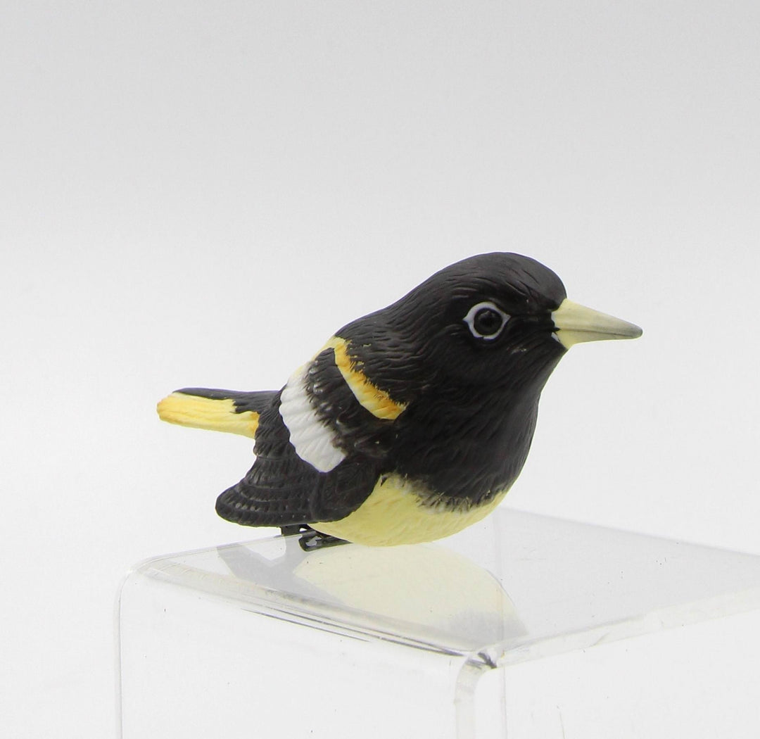 Ceramic Northern Oriole 2.375x1.375 Garden Decor Image 6