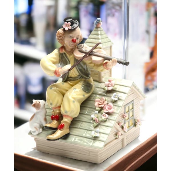 Ceramic Fiddler on the Roof Clown Music Box 5.25x4.5x6.25 Gift Image 1