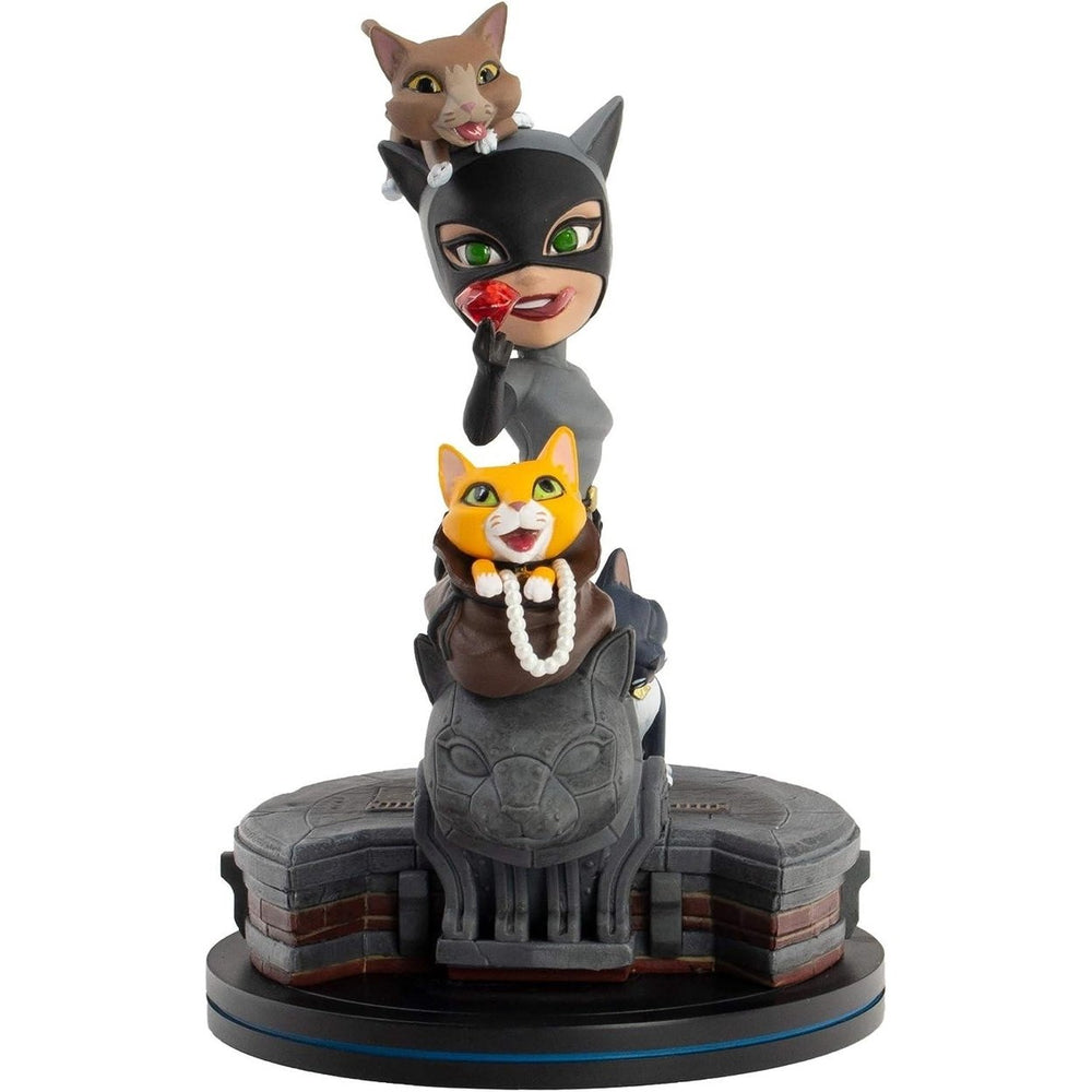 Selina Kyle Catwoman Suit Q-Fig Elite Batman Animated Series Figure Quantum Mechanix Image 2