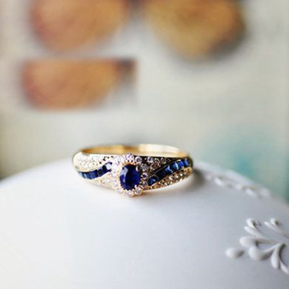 Women Ring Smooth Surface High-end Shiny Rhinestone Inlaid Wedding Circlet Female Jewelry Image 2