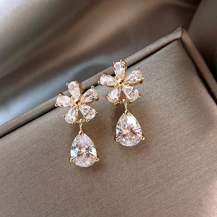 1 Pair Stud Earrings Clear Waterdrop Golden Elegant Luxury Rhinestone Inlaid Flower Dangle Earrings Fashion Jewelry Image 1