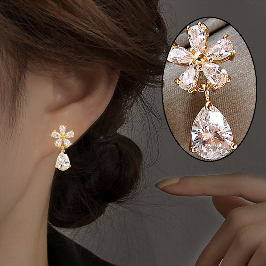 1 Pair Stud Earrings Clear Waterdrop Golden Elegant Luxury Rhinestone Inlaid Flower Dangle Earrings Fashion Jewelry Image 3