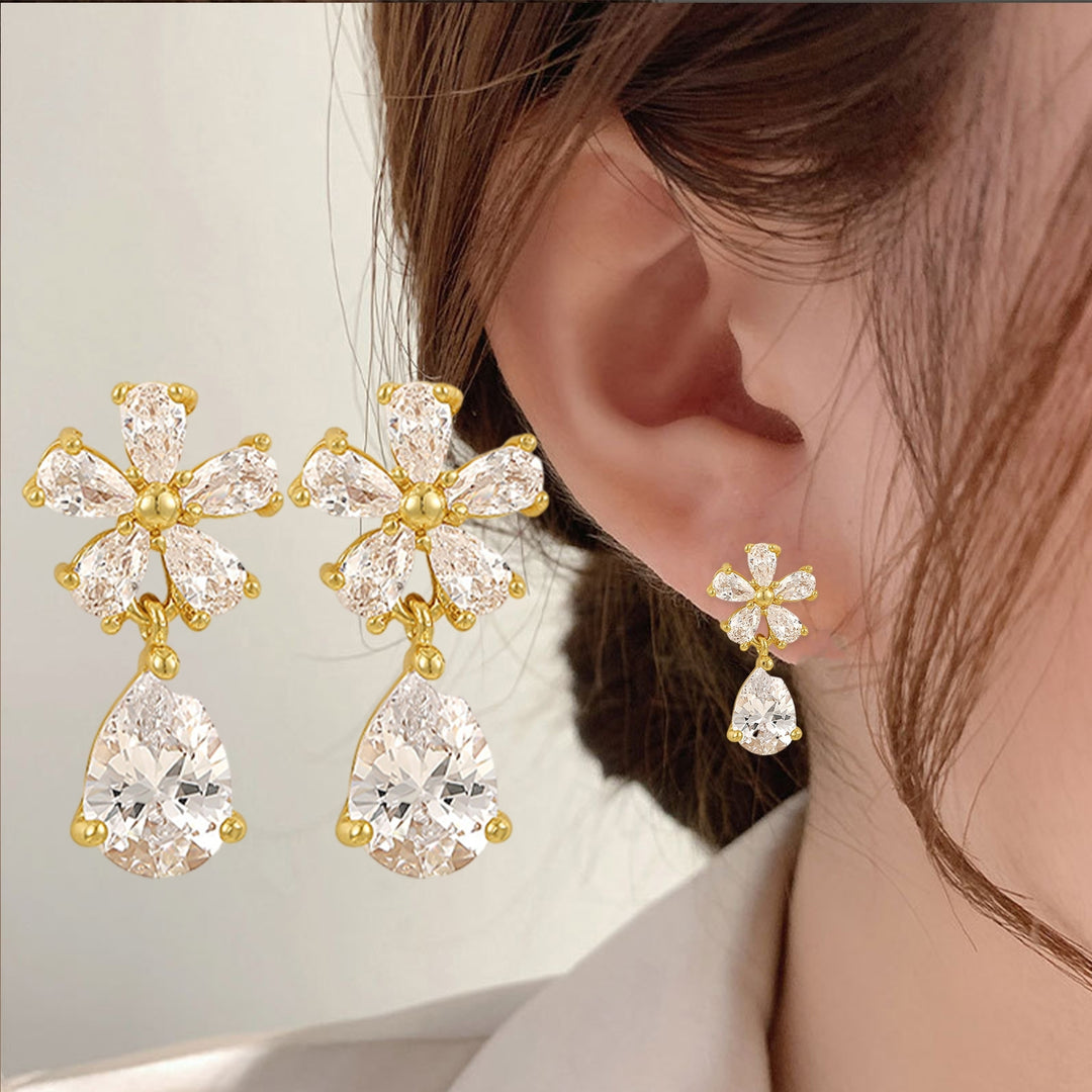 1 Pair Stud Earrings Clear Waterdrop Golden Elegant Luxury Rhinestone Inlaid Flower Dangle Earrings Fashion Jewelry Image 4