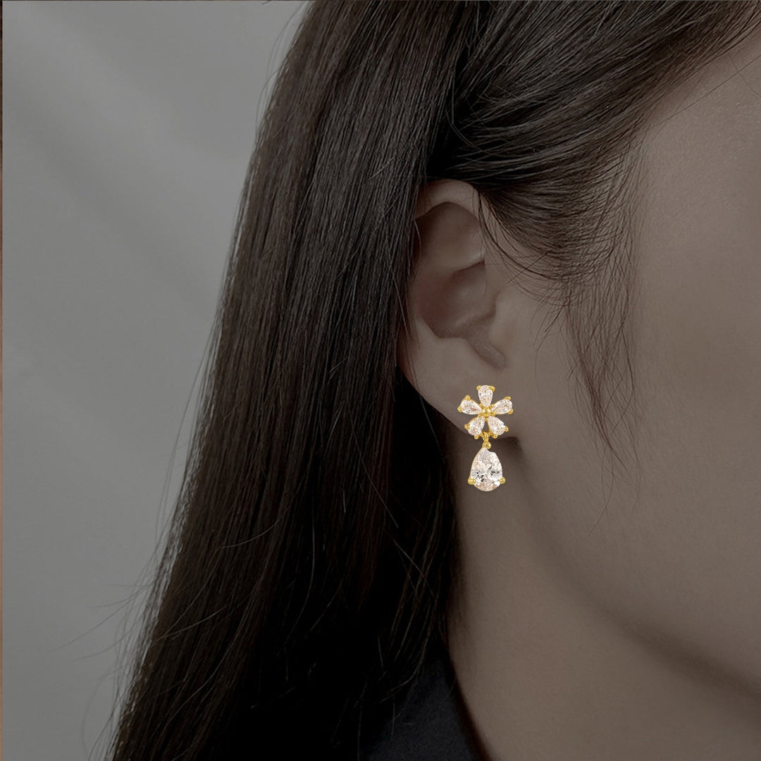 1 Pair Stud Earrings Clear Waterdrop Golden Elegant Luxury Rhinestone Inlaid Flower Dangle Earrings Fashion Jewelry Image 7