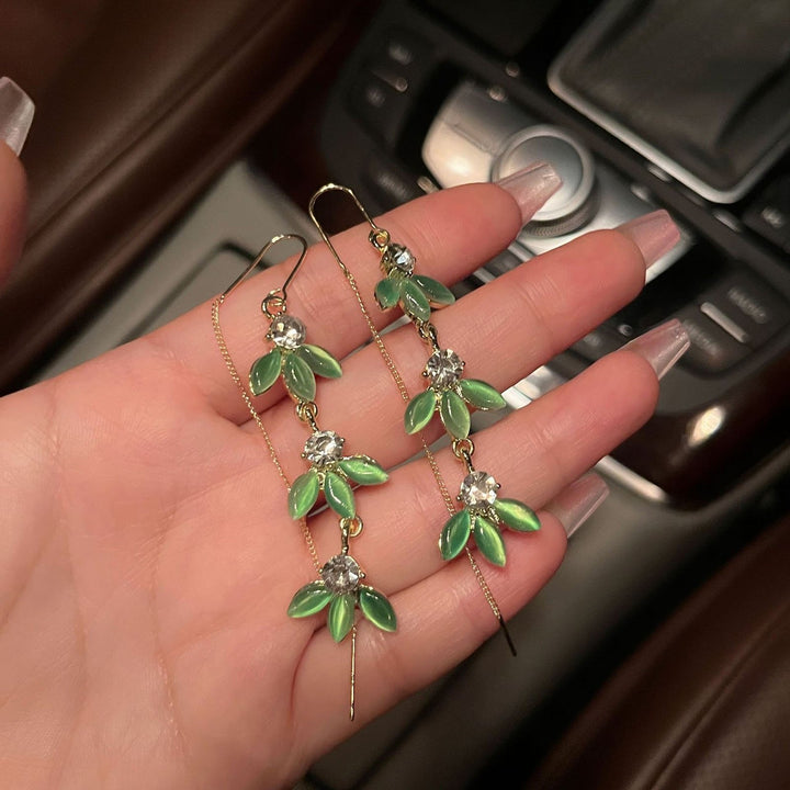 1 Pair Korean Style Green Leaves Metal Chain Tassel Earrings Women Shiny Rhinestone Inlay Exquisite Drop Earrings Image 4