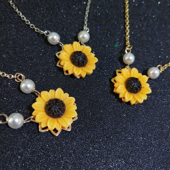 Women Necklace Faux Pearl Sunflower Pendant Exquisite Lightweight Stainless Neck Decoration Jewelry Holdiay Gift Lady Image 4