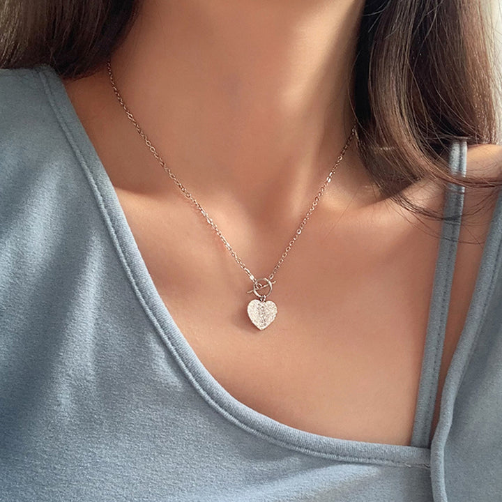 Pendant Necklace Matte Sparkling Heart-shaped Pendant Circle Personality Dress Up Accessory Women Simple Chain Necklace Image 4