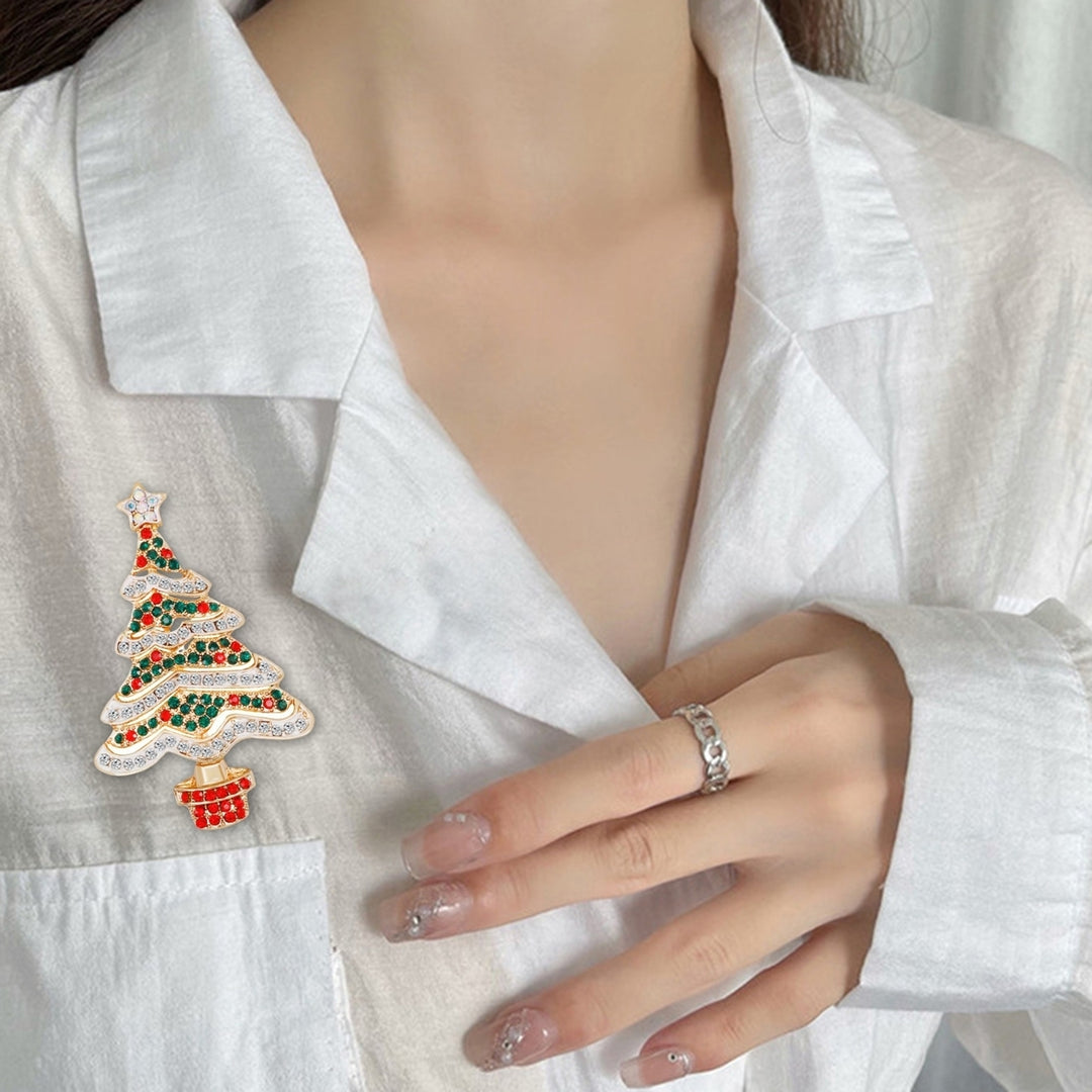 Christmas Brooch Simple Creative Fine Workmanship Good-Looking Xmas Tree Rhinestone Brooch for Dating Image 7