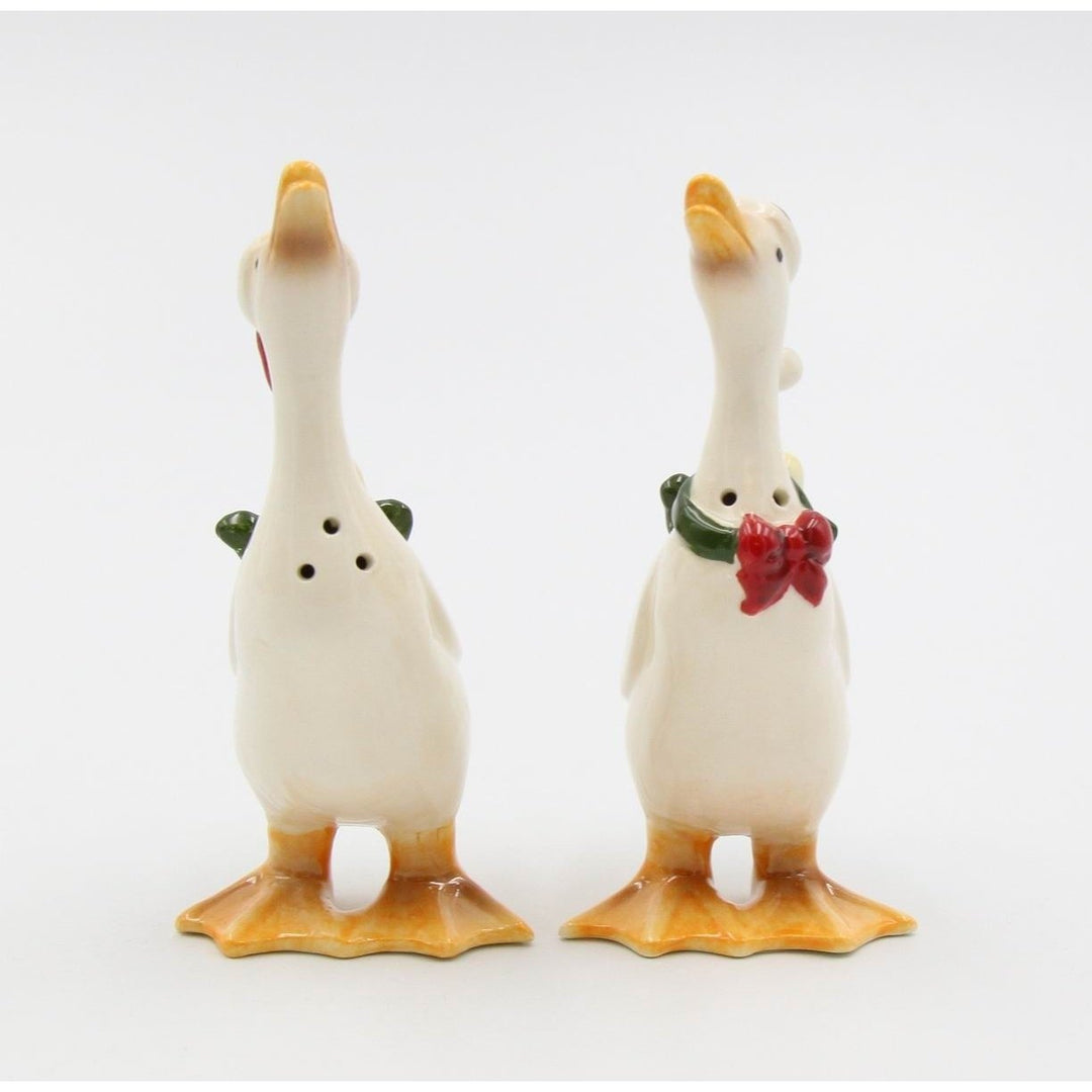 Ceramic Christmas Geese Salt and Pepper Shakers Gift Image 4