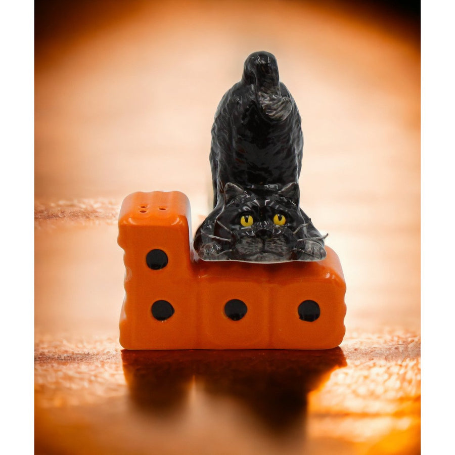 Ceramic Halloween Cat Salt and Pepper Shakers Magnetic Image 1