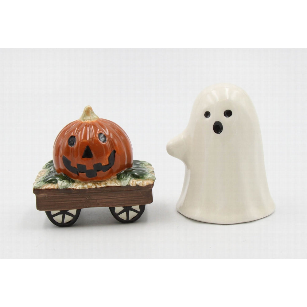 Kevins Gift Shoppe Ceramic Friendly Ghost And Pumpkin Wagon Halloween Salt And Pepper Shakers Image 2