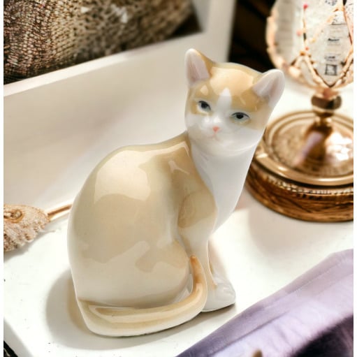 Ceramic Cat Looking Back FigurineHome DcorKitchen Dcor, Image 1