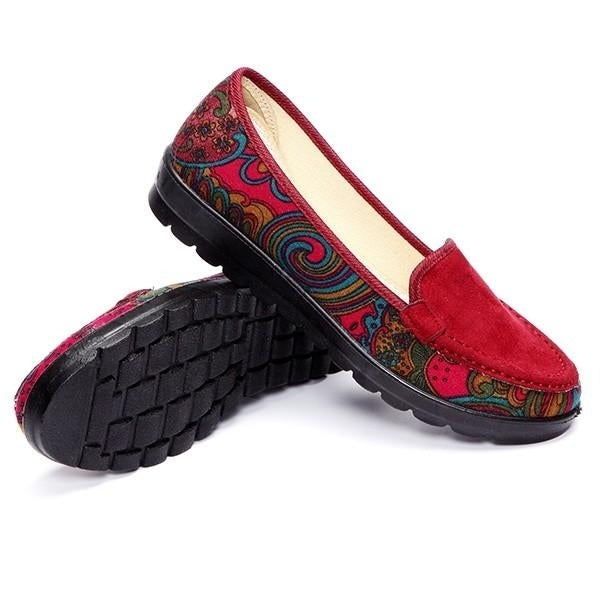 Big Size Women Casual Flat Loafers Slip-on Breathable Shoes Soft Sole Shoes Image 3