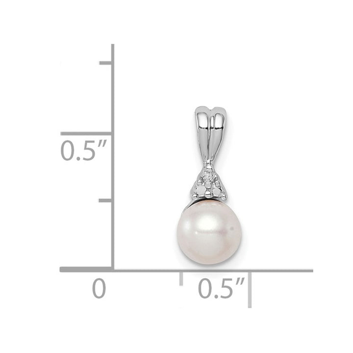 White Cultured Freshwater Pearl 6mm Pendant Necklace in Sterling Silver with Chain Image 2