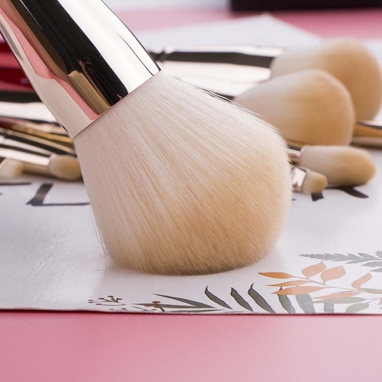 10pcs In 1 Christmas Makeup Brush Set With Powder Brush Foundation Brush Contour Brush Highlight Brush Eye Shadow Brush Image 8