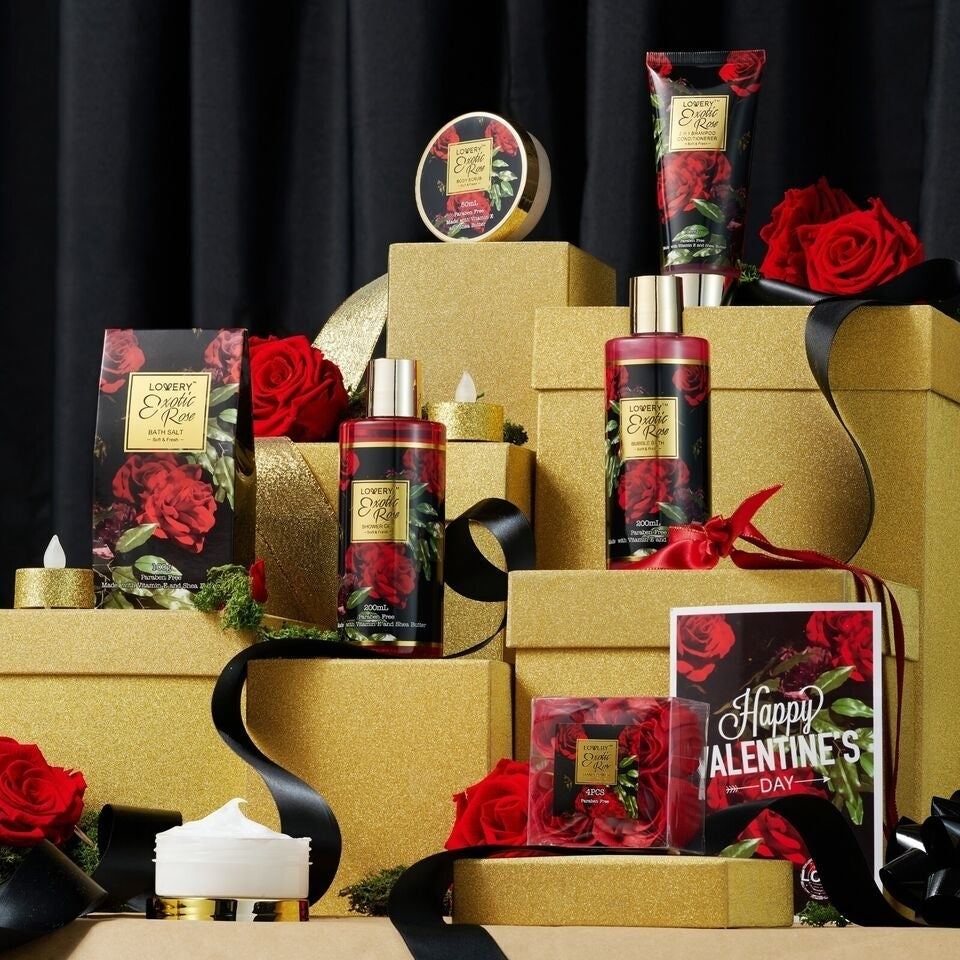 Valentines Rose Gift Basket for Women Spa Gifts Set Bath and Body Gift Set Image 2