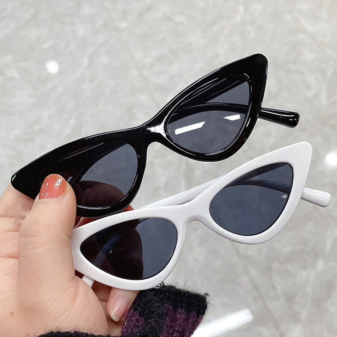 Women Sunglasses Eye-catching Solid Construction Plastic Fashionable Women Small Frame Sunglasses for Summer Image 1