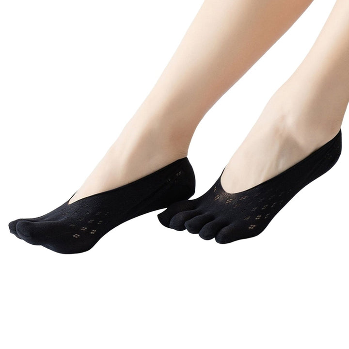 1 Pair Invisible Socks Funny Toe Solid Color High Elasticity Quick Dry for Sports Image 1