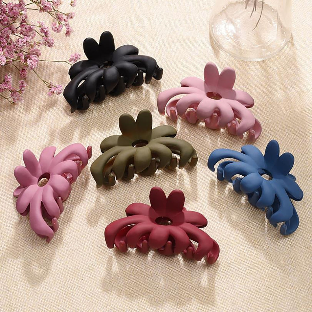 Hollow Non-slip Crossing Teeth Hair Grip Frosted Flower Decor Bath Hair Clip Hair Accessories Image 1